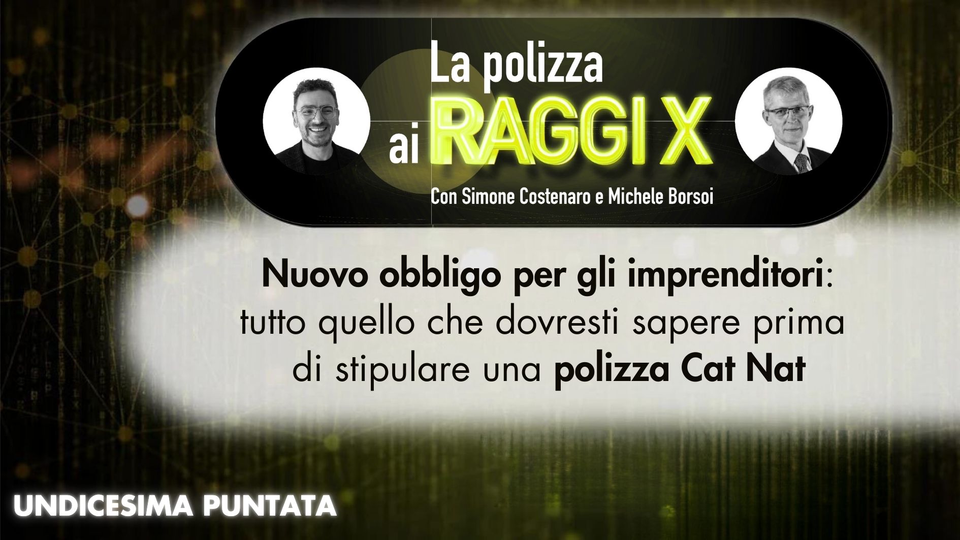 Imprenditore e intermediario esaminano una polizza assicurativa su rischi catastrofali